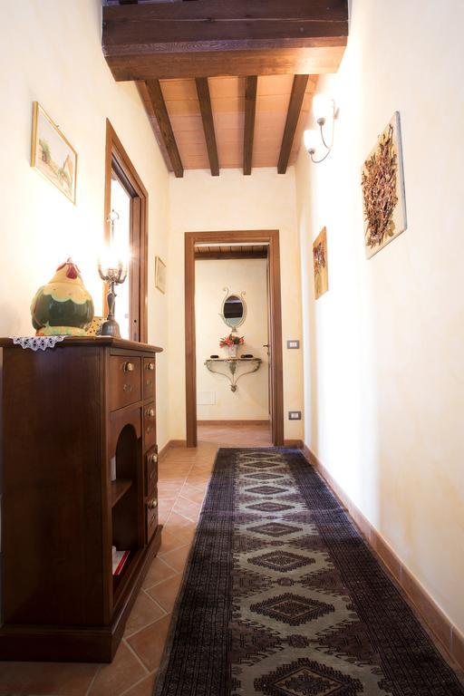 카살무스티아 Casa Sandro A Podere Pascianella 빌라 객실 사진