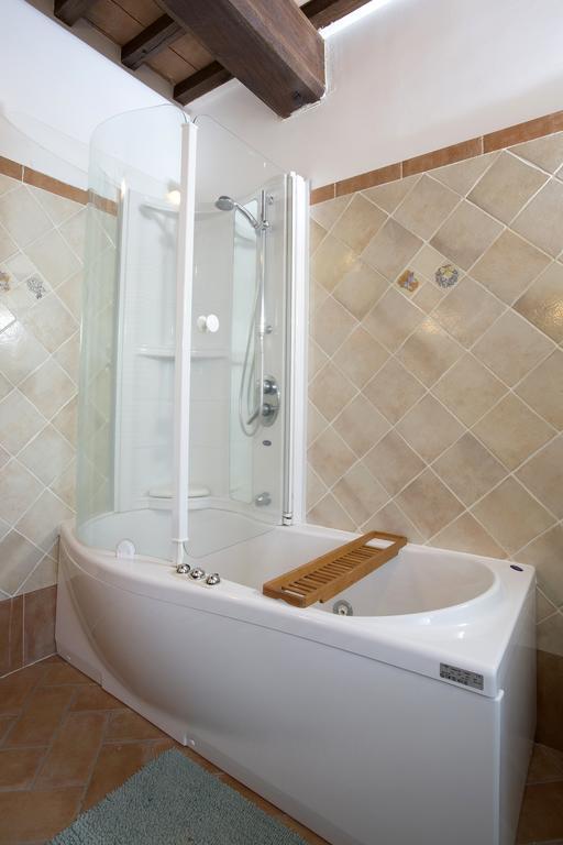 카살무스티아 Casa Sandro A Podere Pascianella 빌라 객실 사진