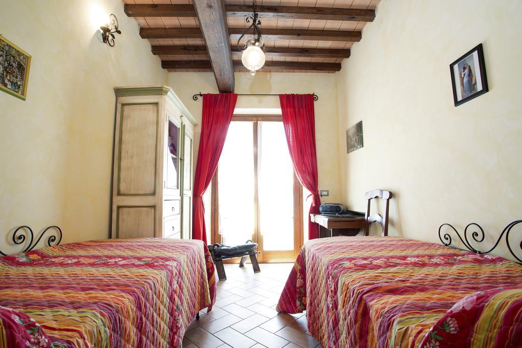 카살무스티아 Casa Sandro A Podere Pascianella 빌라 객실 사진